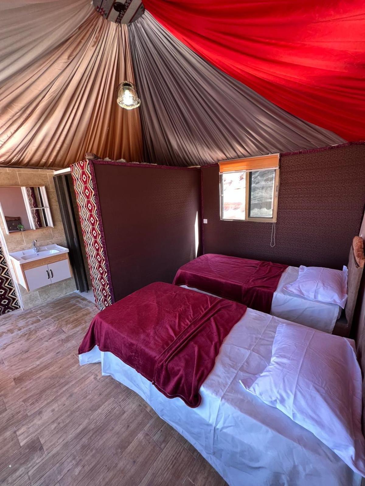 Bedouin Life Camp Hotel Wadi Rum Ngoại thất bức ảnh