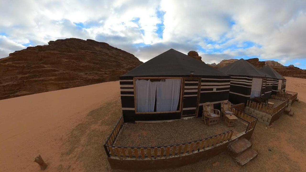 Bedouin Life Camp Hotel Wadi Rum Ngoại thất bức ảnh