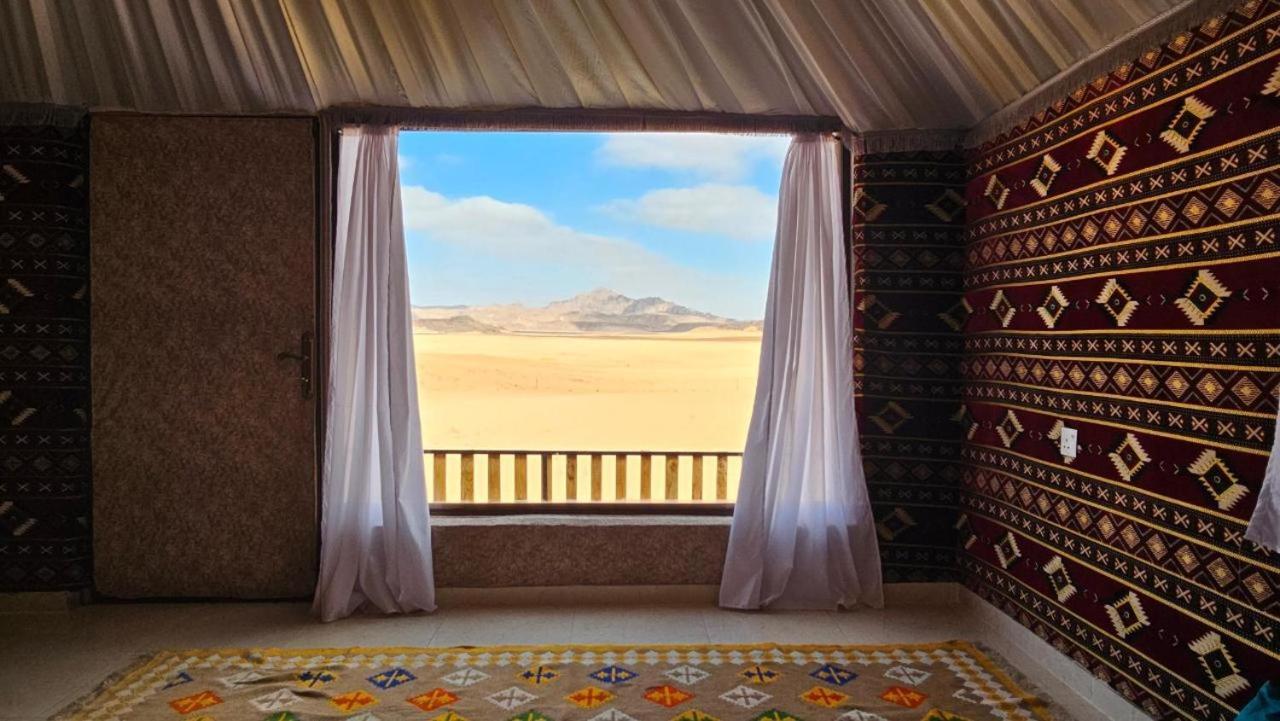 Bedouin Life Camp Hotel Wadi Rum Ngoại thất bức ảnh