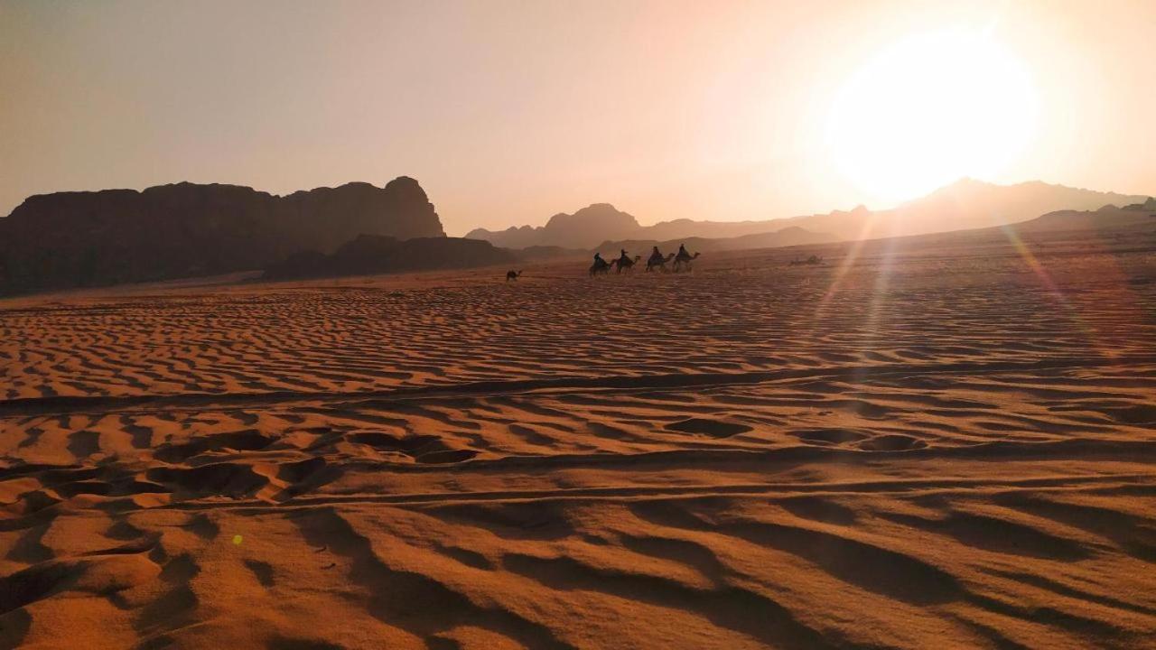 Bedouin Life Camp Hotel Wadi Rum Ngoại thất bức ảnh