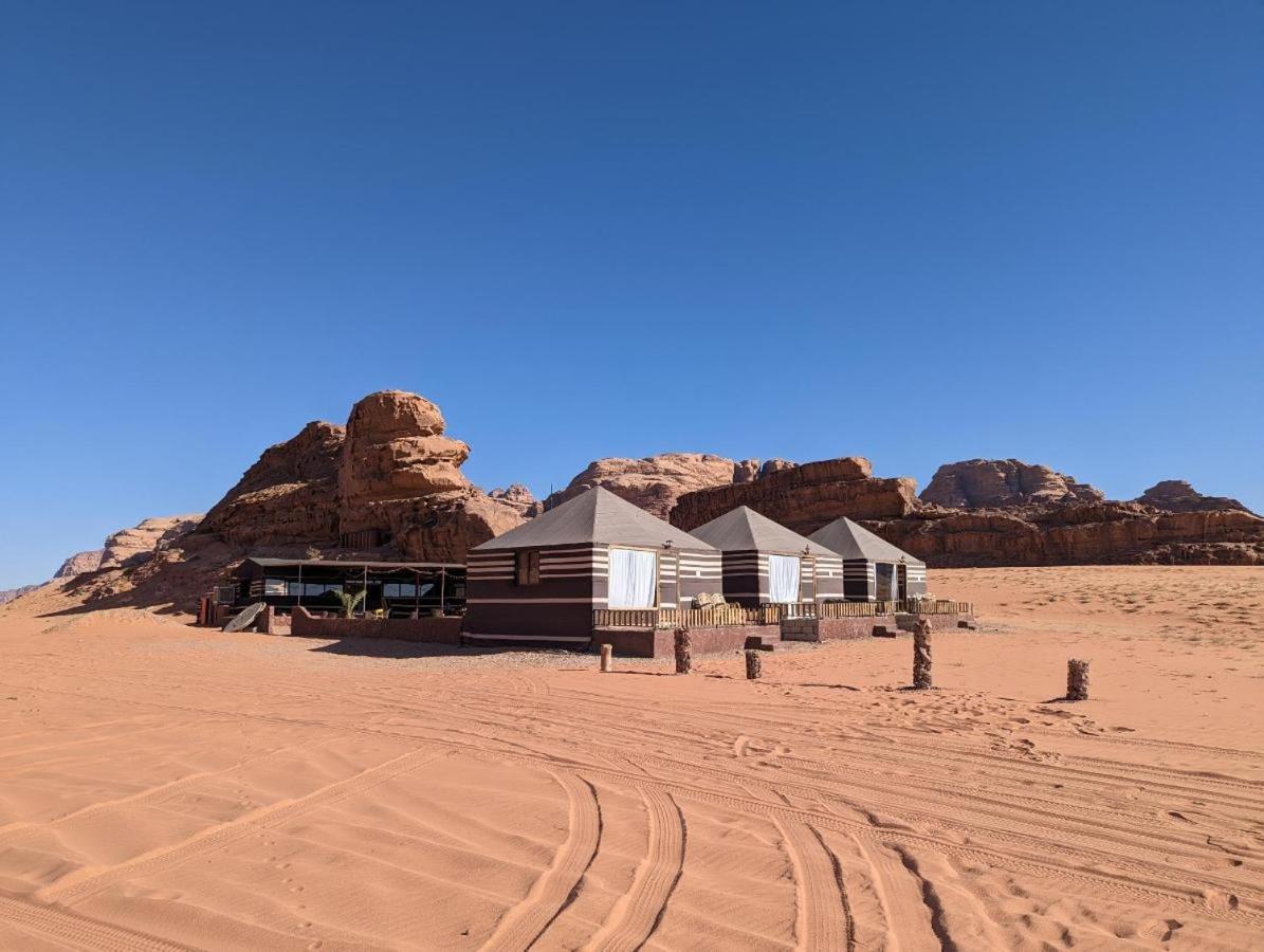Bedouin Life Camp Hotel Wadi Rum Ngoại thất bức ảnh
