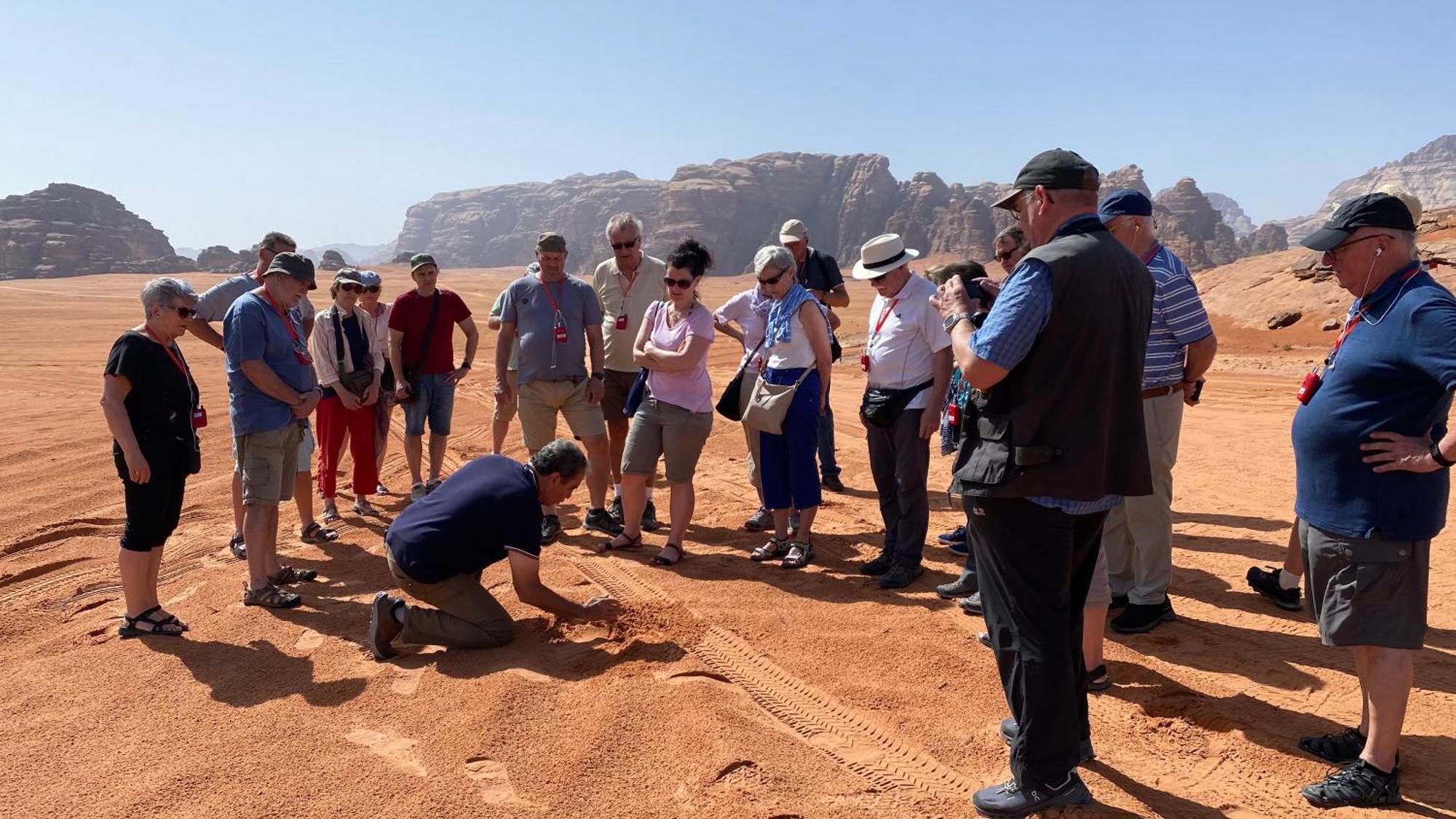Bedouin Life Camp Hotel Wadi Rum Ngoại thất bức ảnh