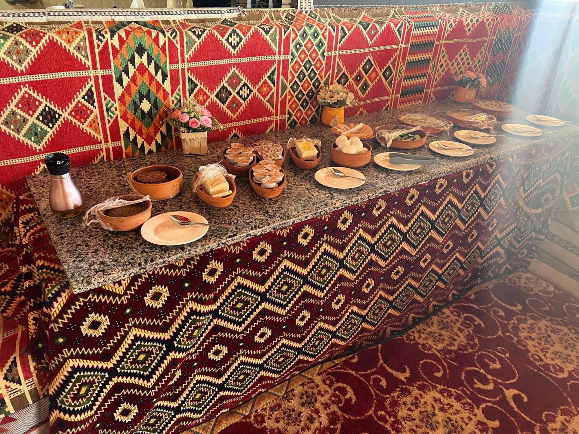 Bedouin Life Camp Hotel Wadi Rum Ngoại thất bức ảnh