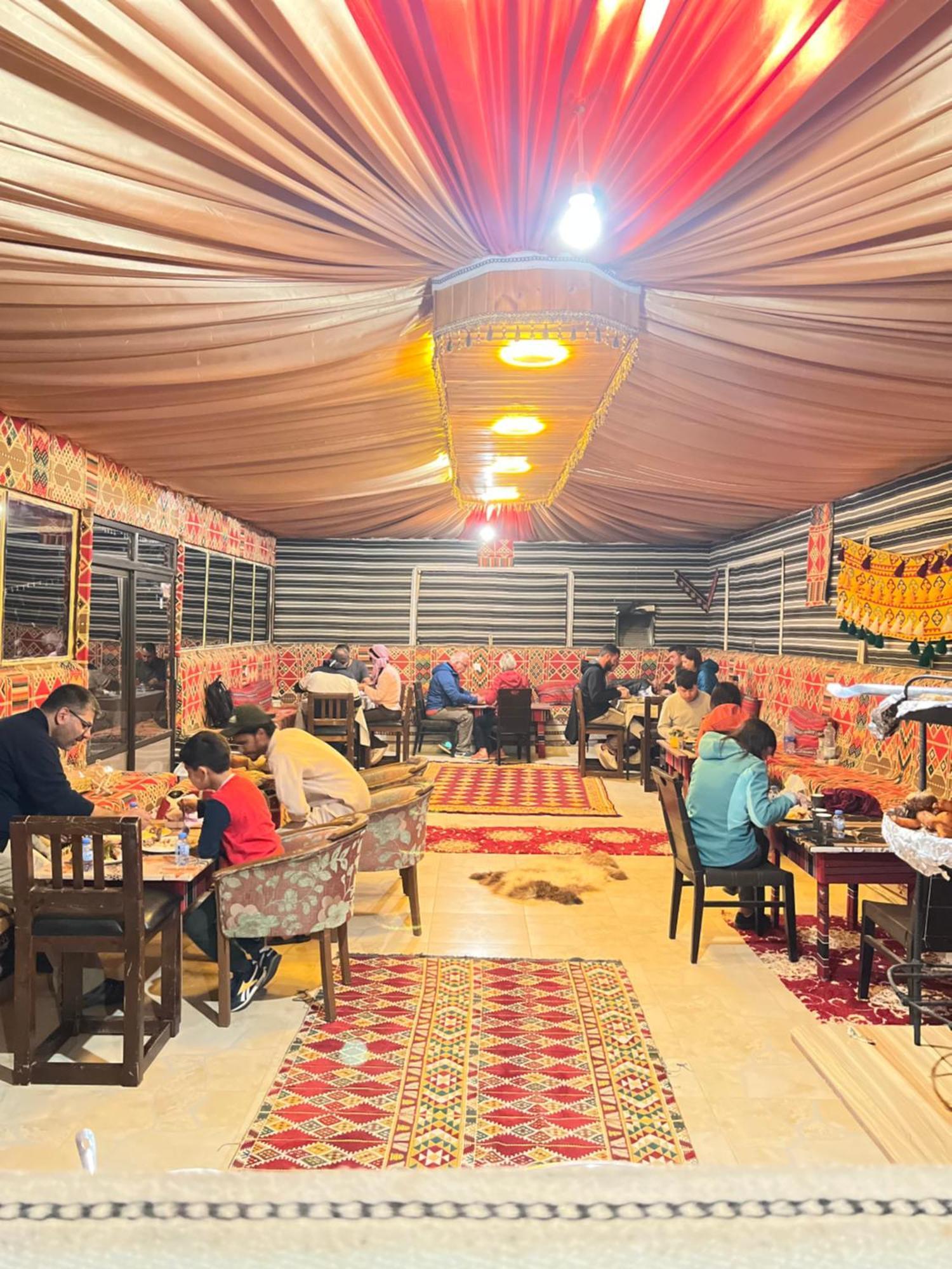 Bedouin Life Camp Hotel Wadi Rum Ngoại thất bức ảnh