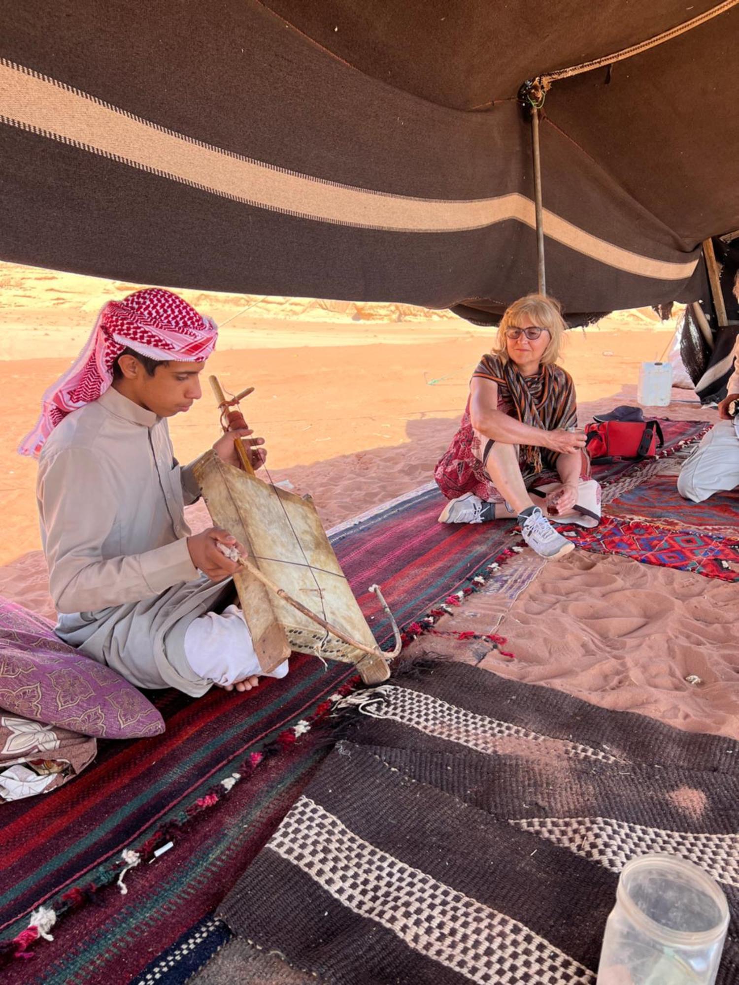 Bedouin Life Camp Hotel Wadi Rum Ngoại thất bức ảnh